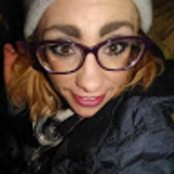 Meet your Posher, Ceira - Picture 1 of 1